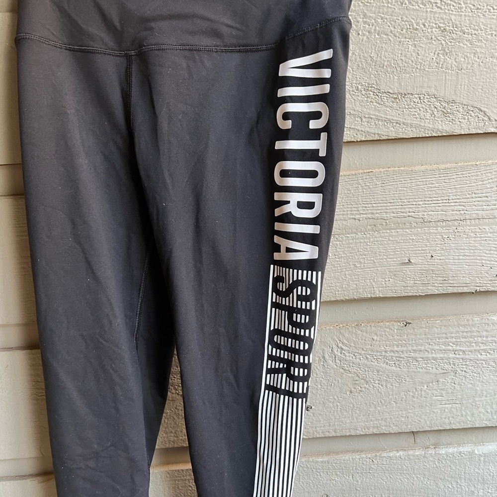 Knockout by Victorias Secret Capri size small